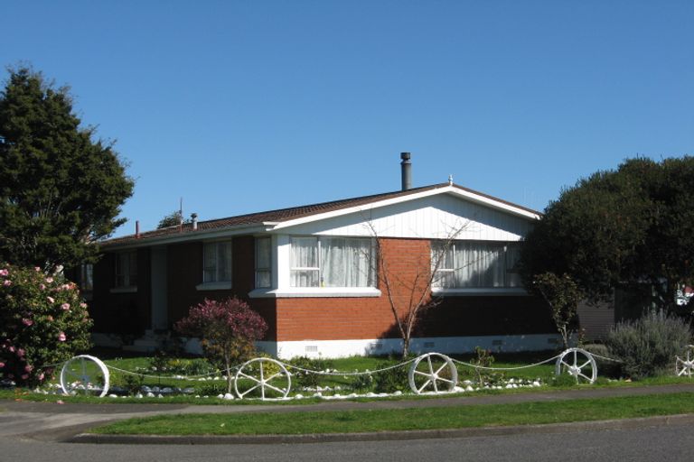 Photo of property in 56 Hinemoa Street, Levin, 5510