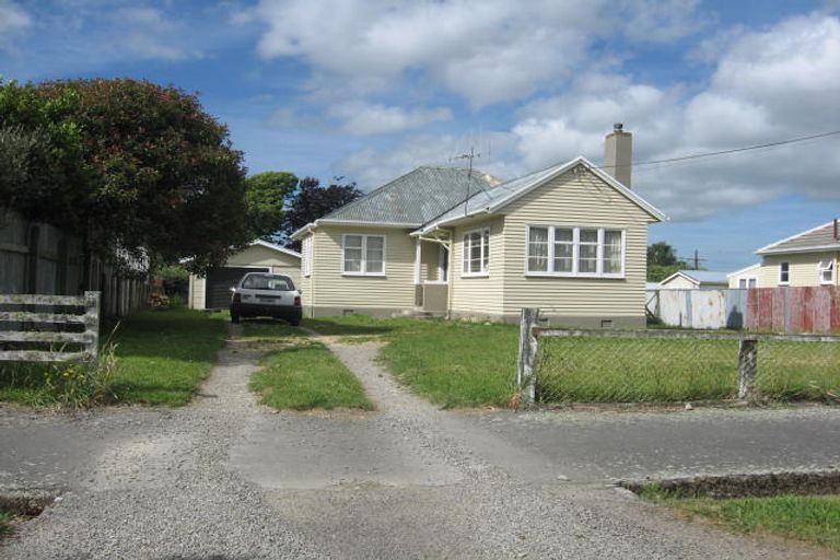 Photo of property in 24 Huia Street, Pahiatua, 4910