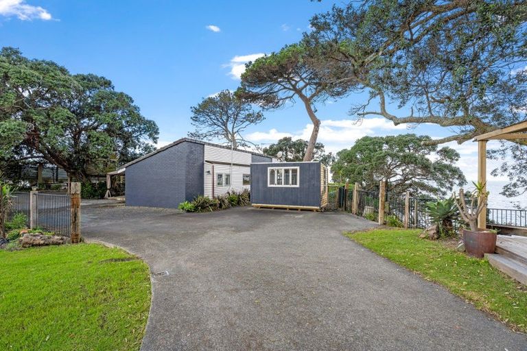 Photo of property in 881a Whangaparaoa Road, Manly, 0930