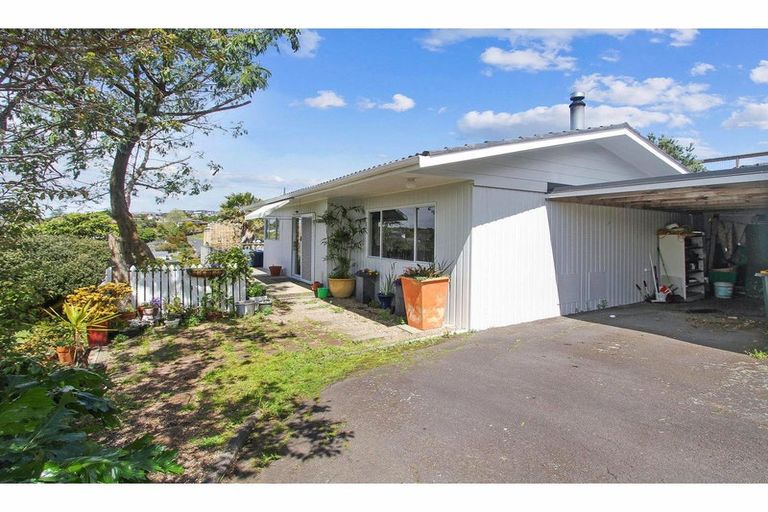 Photo of property in 2/57 Coronation Road, Hillcrest, Auckland, 0627