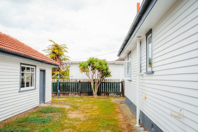 Photo of property in 27 Stanley Street, Levin, 5510