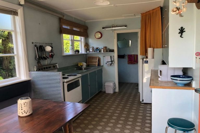 Photo of property in 40 Mihiwaka Road, Long Beach, Port Chalmers, 9081