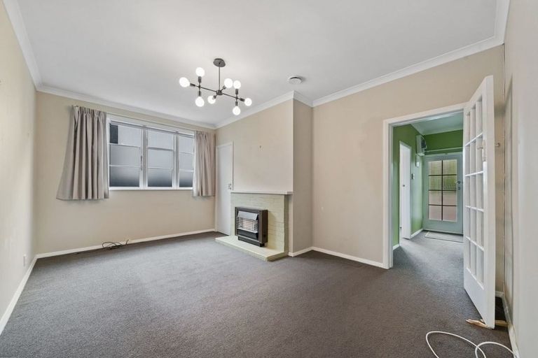 Photo of property in 99 Whites Line East, Waiwhetu, Lower Hutt, 5010