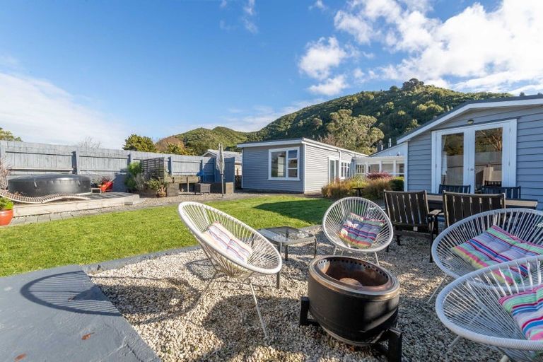 Photo of property in 15 Black Beech Street, Birchville, Upper Hutt, 5018
