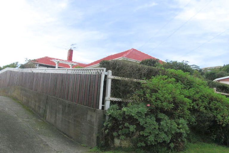 Photo of property in 8 Cecil Road, Tawa, Wellington, 5028