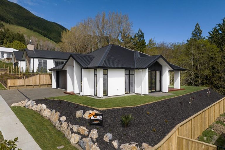 Photo of property in 86 Sunningdale Drive, Stoke, Nelson, 7011