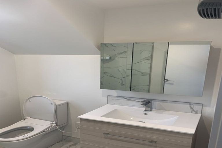 Photo of property in 1/2 Jadewynn Drive, Massey, Auckland, 0614