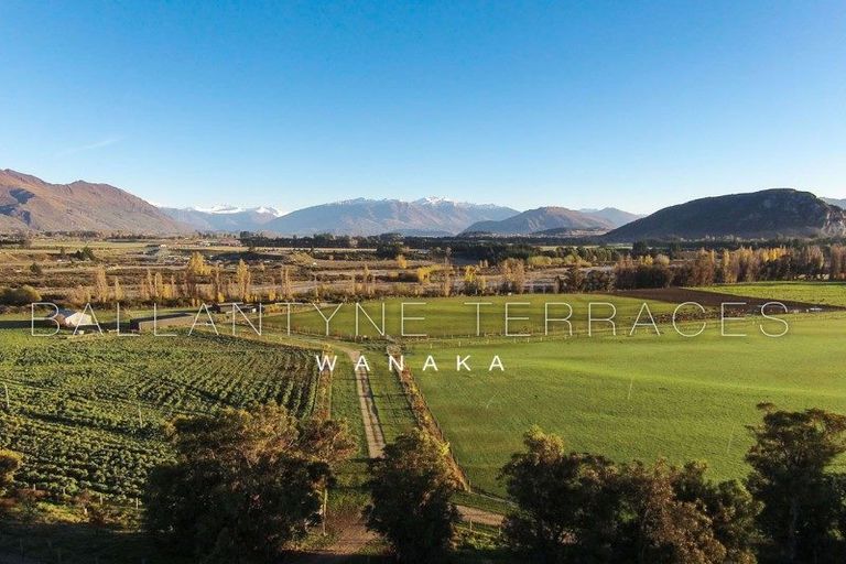 Photo of property in 279 Ballantyne Road, Wanaka, 9382