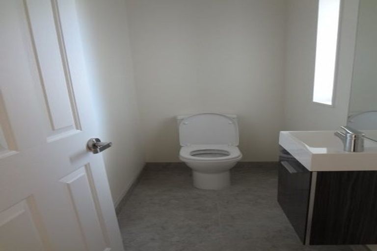 Photo of property in 79 Deep Creek Road, Waiake, Auckland, 0630