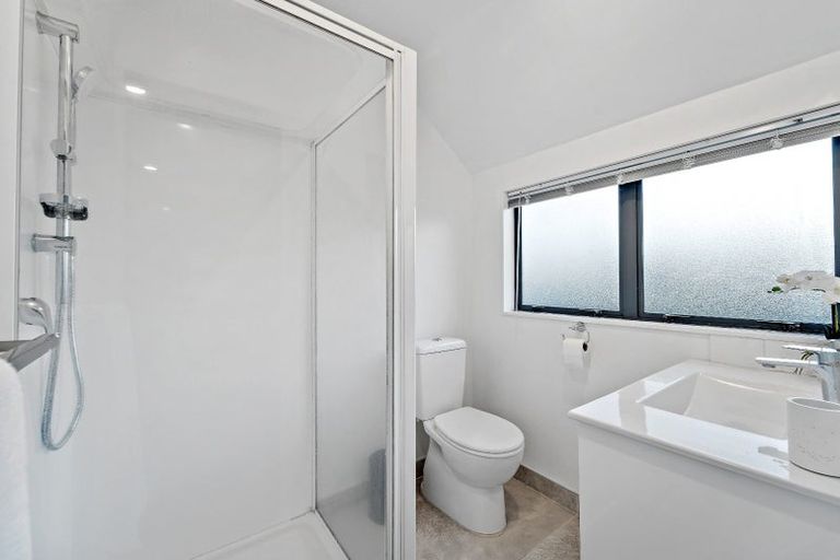 Photo of property in 2 Whitbourne Heights, Manurewa, Auckland, 2105