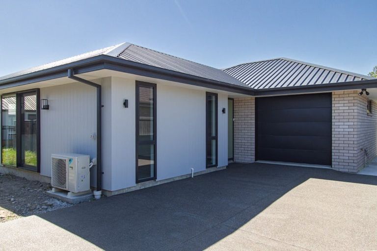 Photo of property in 69 Akoranga Place, Hornby, Christchurch, 8042