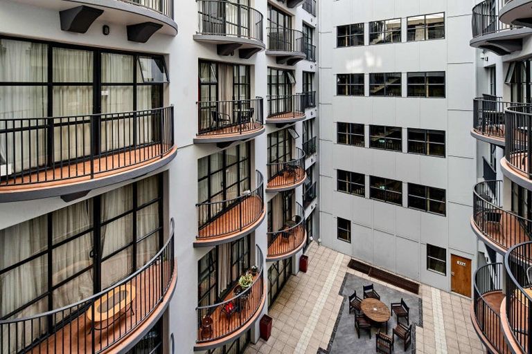 Photo of property in Atrium Towers, 4j/154 The Terrace, Wellington Central, Wellington, 6011