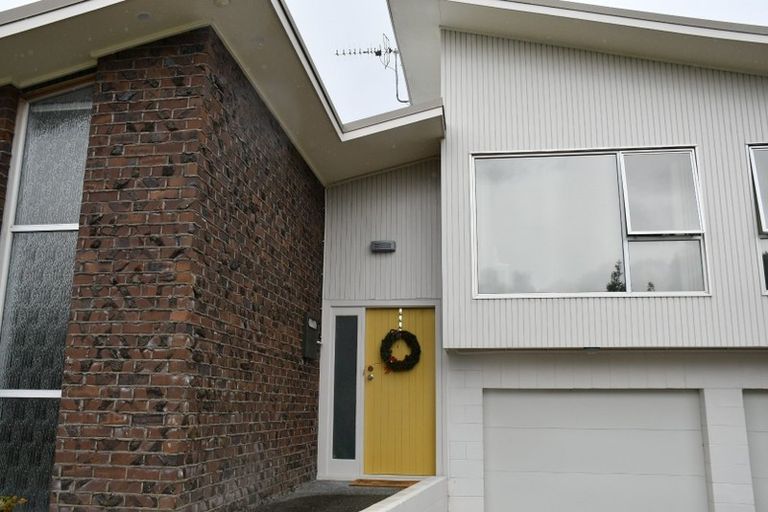 Photo of property in 16 Chedworth Avenue, Chedworth, Hamilton, 3210