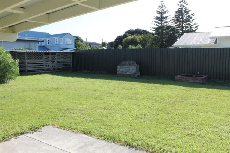 Photo of property in 79 Moana Street, Otaki Beach, Otaki, 5512