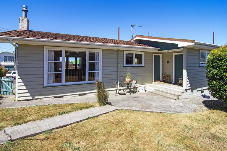 Photo of property in 1 Rata Place, Lansdowne, Masterton, 5810