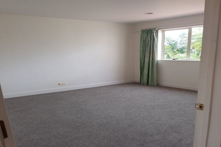 Photo of property in 2/5 Kenmure Avenue, Forrest Hill, Auckland, 0620