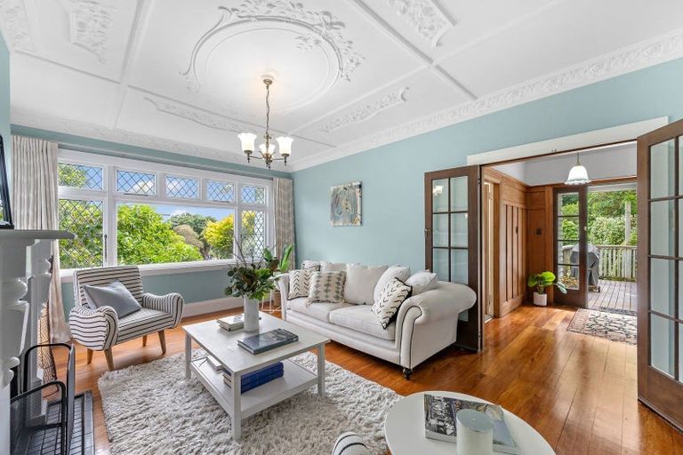 Photo of property in 16 Kowhai Street, Eastbourne, Lower Hutt, 5013