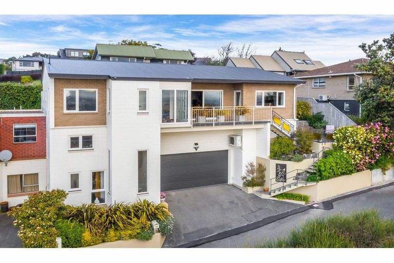 Photo of property in 2/4 Millhill Lane, Huntsbury, Christchurch, 8022