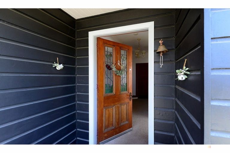 Photo of property in 17 Thackeray Street, Saint Andrews, 7988