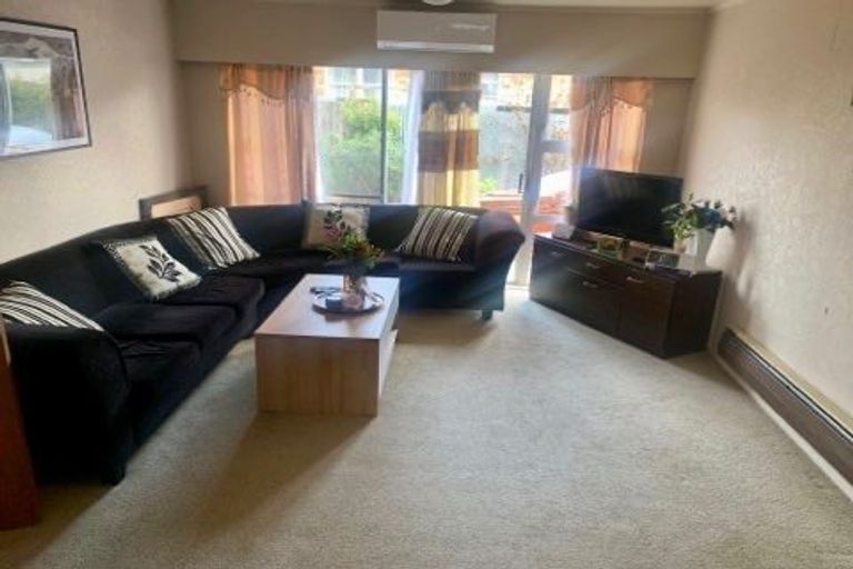 Photo of property in 2/13 Hoteo Avenue, Papatoetoe, Auckland, 2025