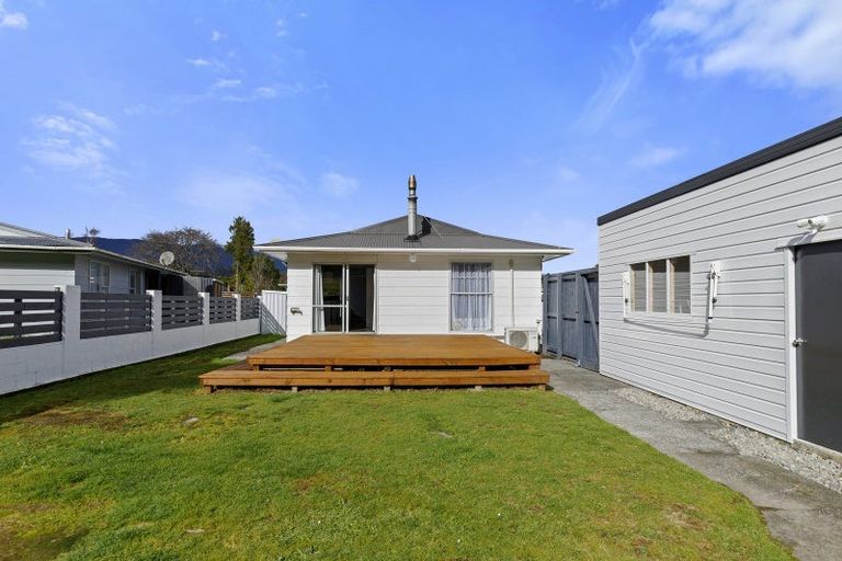 Photo of property in 45 Hartford Crescent, Totara Park, Upper Hutt, 5018