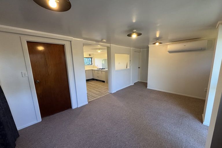 Photo of property in 74 Crows Road, Swanson, Auckland, 0614