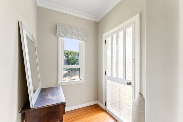 Photo of property in 384 Devon Street West, Lynmouth, New Plymouth, 4310