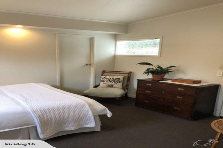 Photo of property in 23 Seaview Road, Castor Bay, Auckland, 0620
