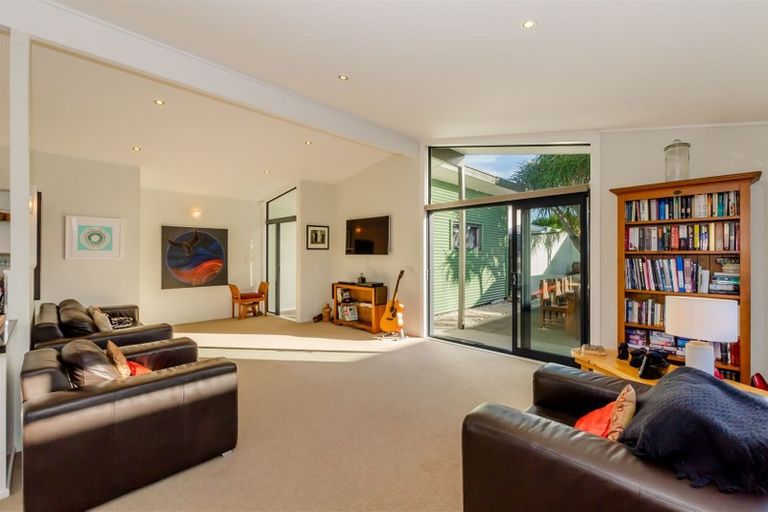 Photo of property in 109 Seaview Road, Paraparaumu Beach, Paraparaumu, 5032