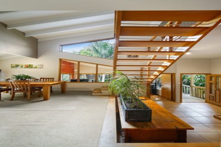 Photo of property in 17a Alexander Street, Cockle Bay, Auckland, 2014