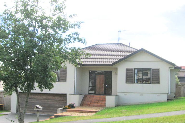 Photo of property in 23 Margaret Henry Crescent, Oteha, Auckland, 0632