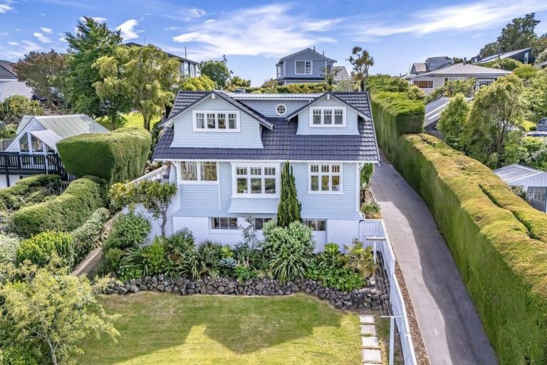 Photo of property in 119 Dyers Pass Road, Cashmere, Christchurch, 8022