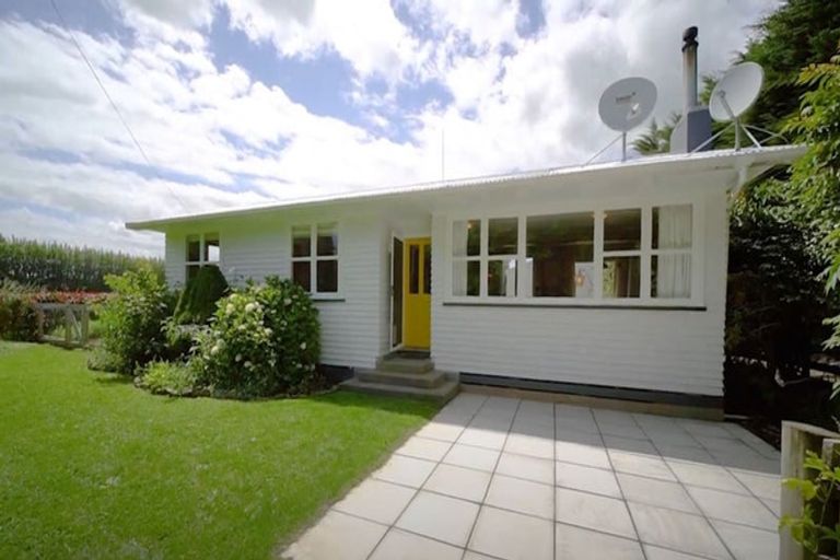 Photo of property in 991 Parewanui Road, Parewanui, Bulls, 4894