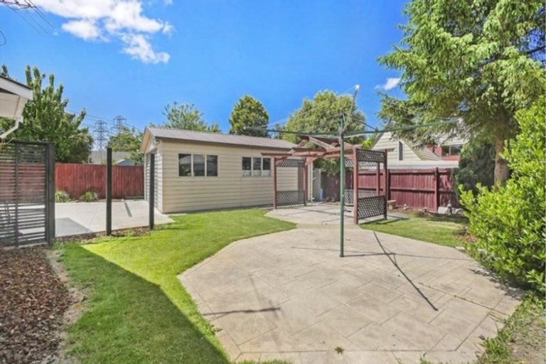 Photo of property in 18 Ashbourne Street, Burnside, Christchurch, 8053