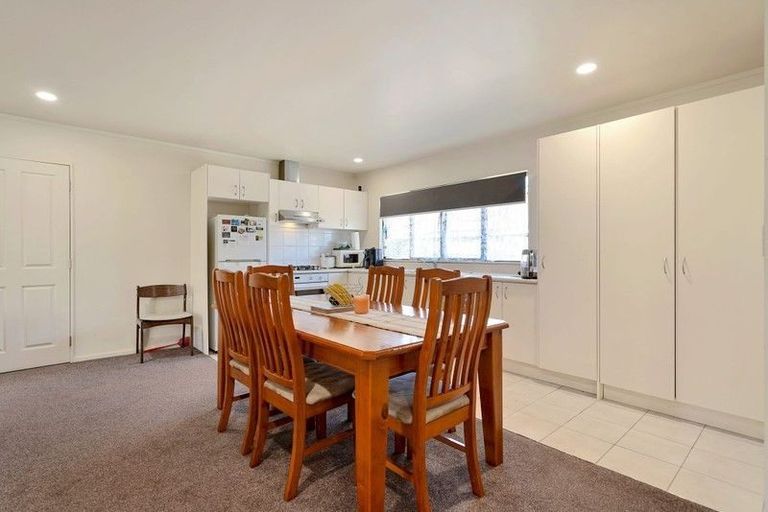 Photo of property in 29 Neta Grove, Henderson, Auckland, 0612