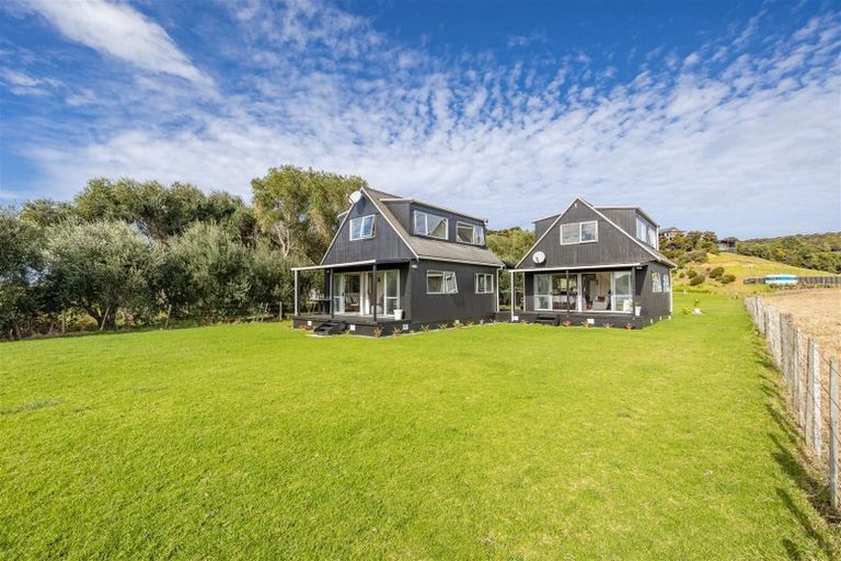 Photo of property in 847 Whangaruru North Road, Whangaruru, Russell, 0184