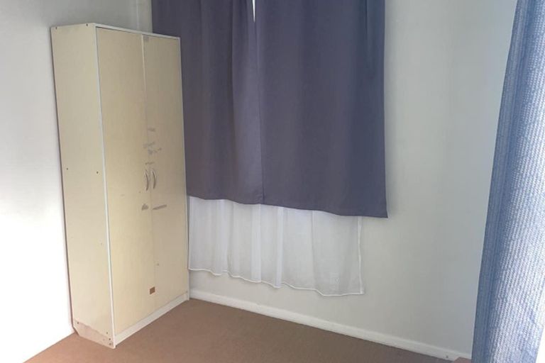 Photo of property in 11a Bamboo Grove, Kelston, Auckland, 0602