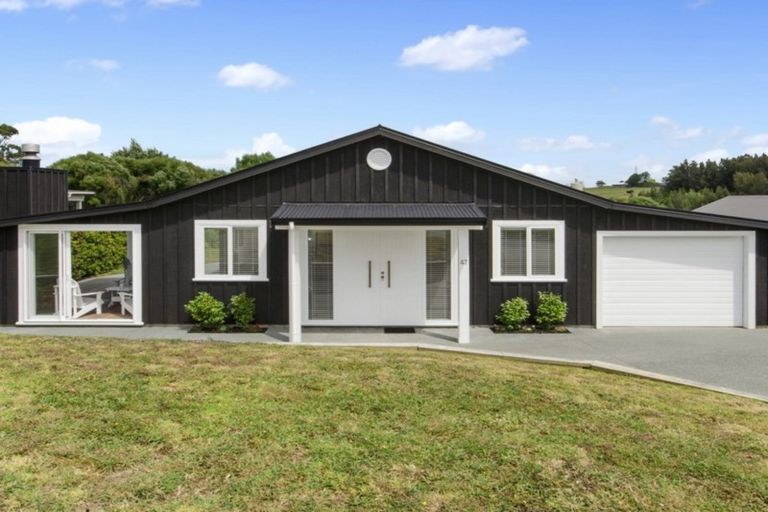 Photo of property in 47 Laly Haddon Place, Matakana, Warkworth, 0985