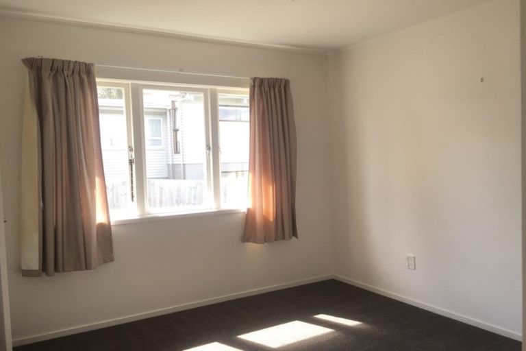 Photo of property in 1/62 Sycamore Drive, Sunnynook, Auckland, 0620