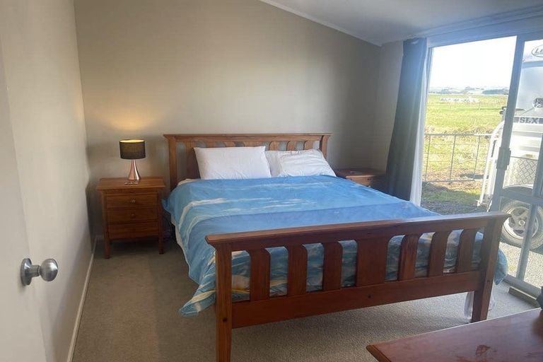 Photo of property in 68a Marae O Rehia Road, Karioitahi, Waiuku, 2683