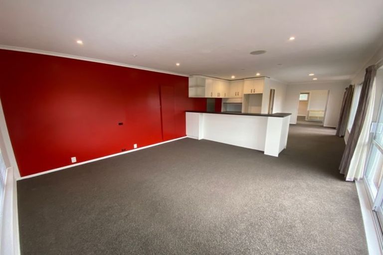 Photo of property in 69 Liverton Crescent, Bishopdale, Christchurch, 8053