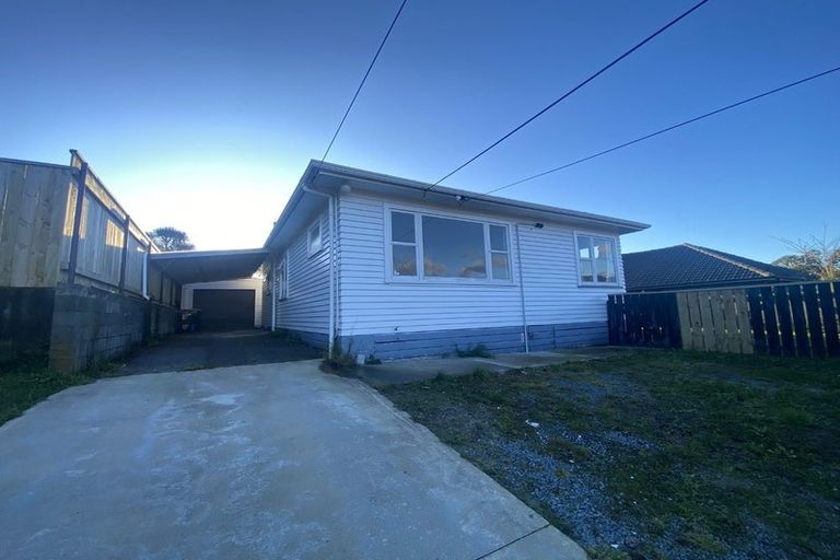Photo of property in 4 Lees Grove, Wainuiomata, Lower Hutt, 5014