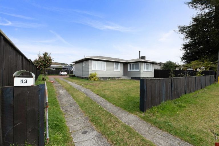 Photo of property in 43 Mckee Avenue, Fenton Park, Rotorua, 3010