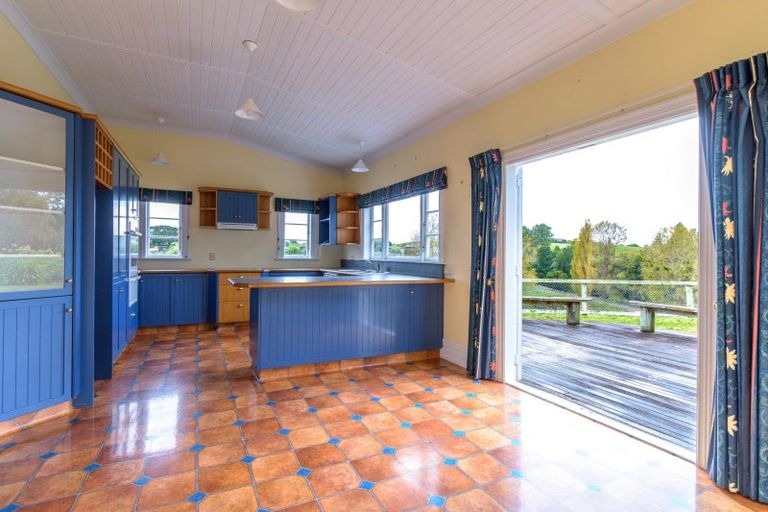 Photo of property in 100 Halcombe Road, Feilding, 4775