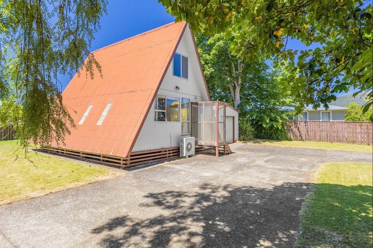 Photo of property in 207 Te Rangitautahanga Road, Turangi, 3334