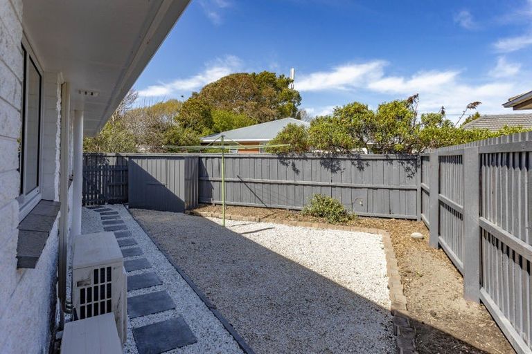 Photo of property in 2/4 Gothic Place, Ilam, Christchurch, 8041
