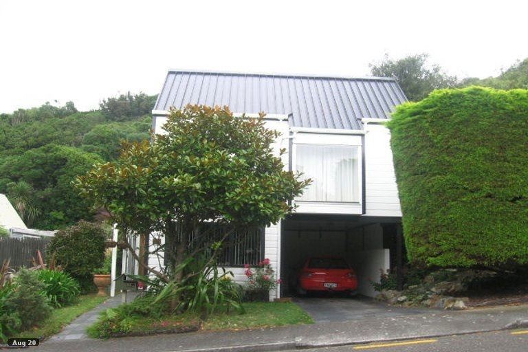 Photo of property in 35a Amapur Drive, Khandallah, Wellington, 6035