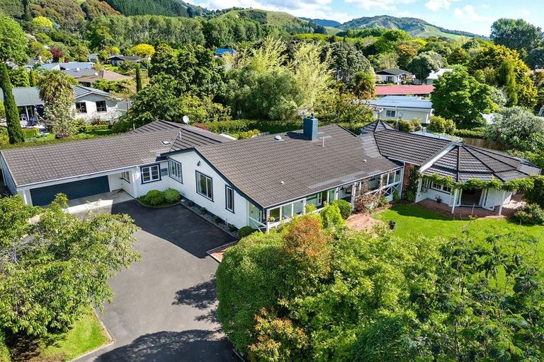 Photo of property in 430 Te Moana Road, Waikanae, 5036