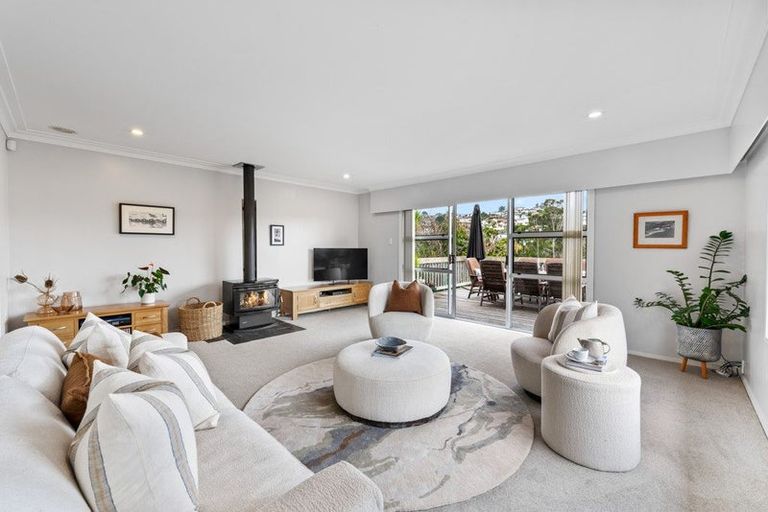 Photo of property in 54 Saddleback Rise, Murrays Bay, Auckland, 0630