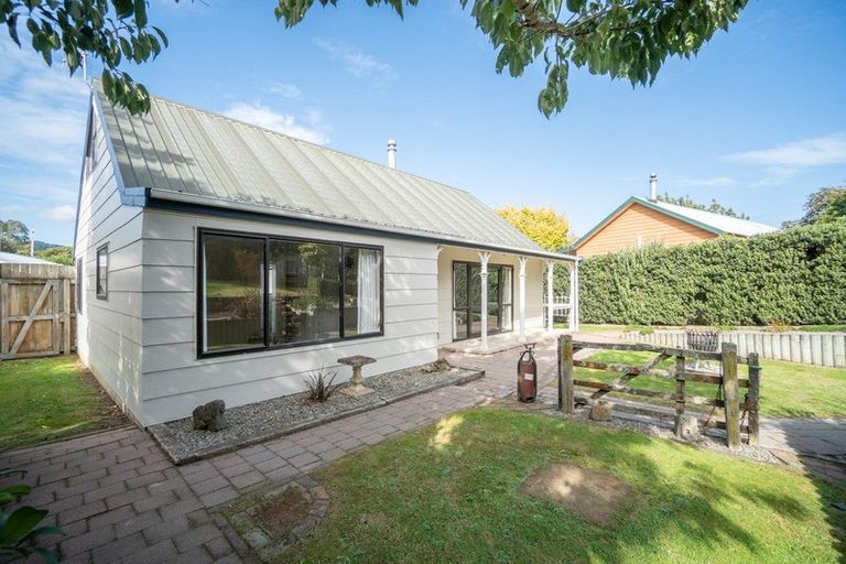 Photo of property in 4 Landau Court, Ashhurst, 4810